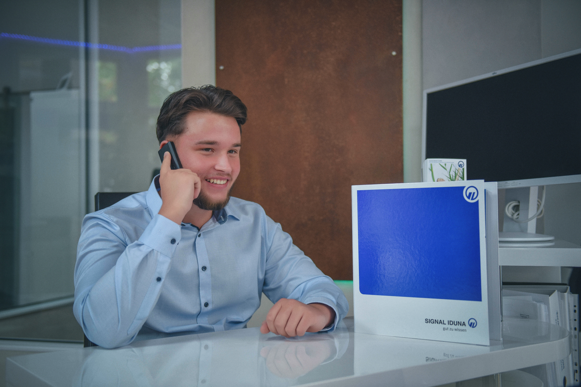 Kilian am Telefon aus der Zeit bei Signal Iduna